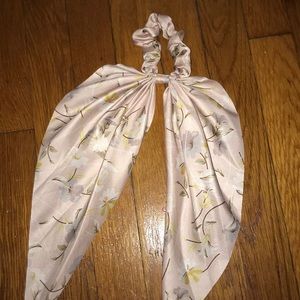 Hair scrunchie